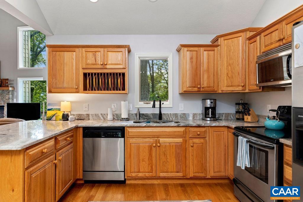 122 WHITE OAK LN, WINTERGREEN RESORT, Virginia 22967, 3 Bedrooms Bedrooms, ,2 BathroomsBathrooms,Residential,For sale,122 WHITE OAK LN,668099 MLS # 668099