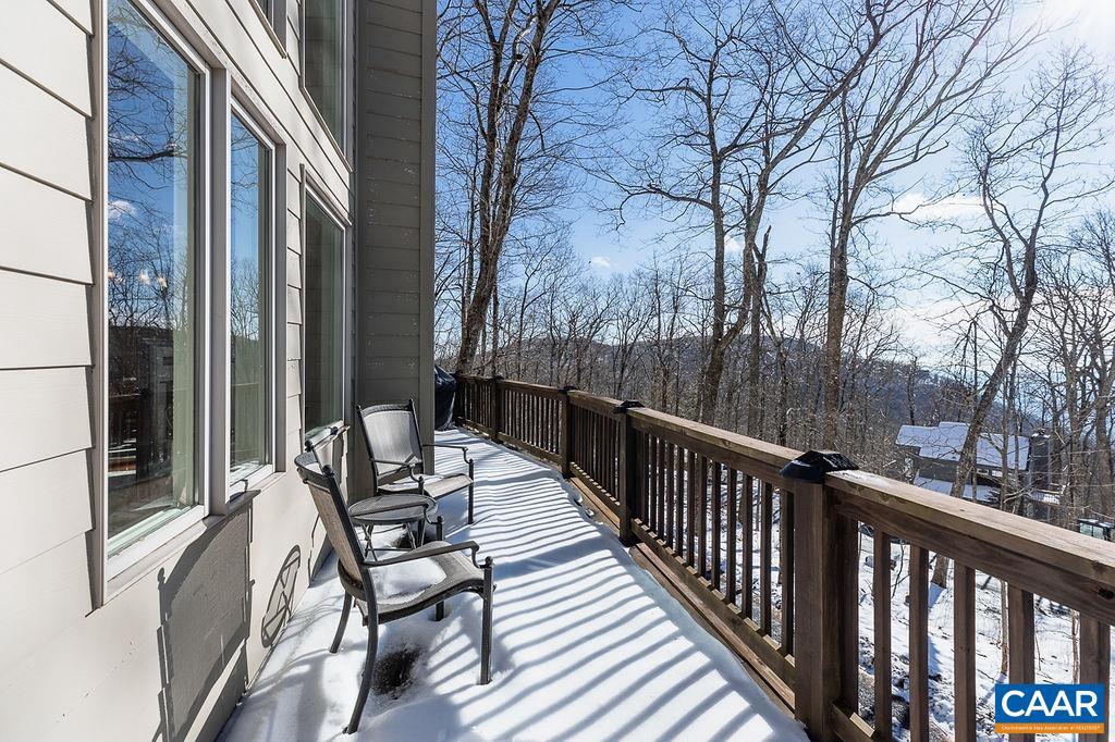 122 WHITE OAK LN, WINTERGREEN RESORT, Virginia 22967, 3 Bedrooms Bedrooms, ,2 BathroomsBathrooms,Residential,For sale,122 WHITE OAK LN,668099 MLS # 668099