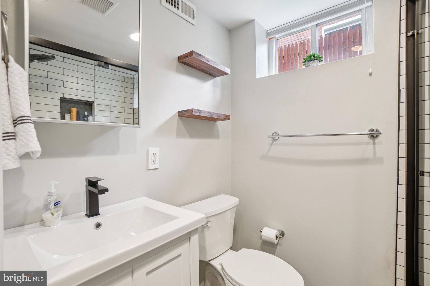 6332 NORTH CAPITOL ST NW, WASHINGTON, District Of Columbia 20011, 3 Bedrooms Bedrooms, ,2 BathroomsBathrooms,Residential,For sale,6332 NORTH CAPITOL ST NW,DCDC2216290 MLS # DCDC2216290