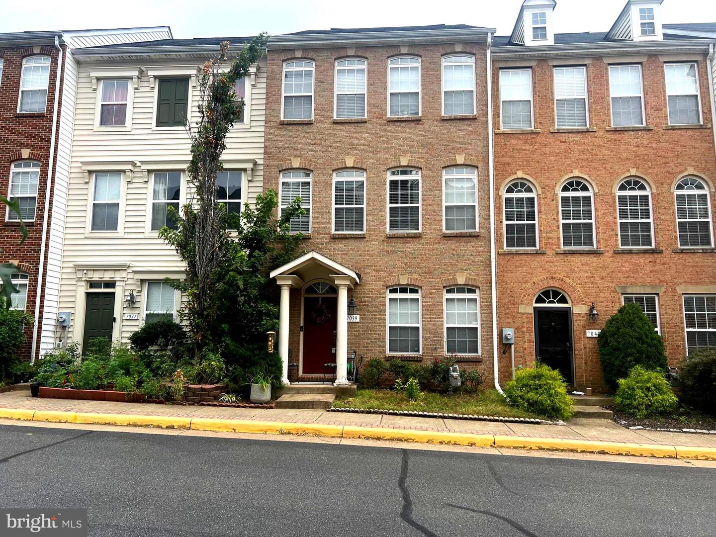 7039 LITTLE THAMES DR, GAINESVILLE, Virginia 20155, 3 Bedrooms Bedrooms, ,2 BathroomsBathrooms,Residential,For sale,7039 LITTLE THAMES DR,VAPW2102190 MLS # VAPW2102190
