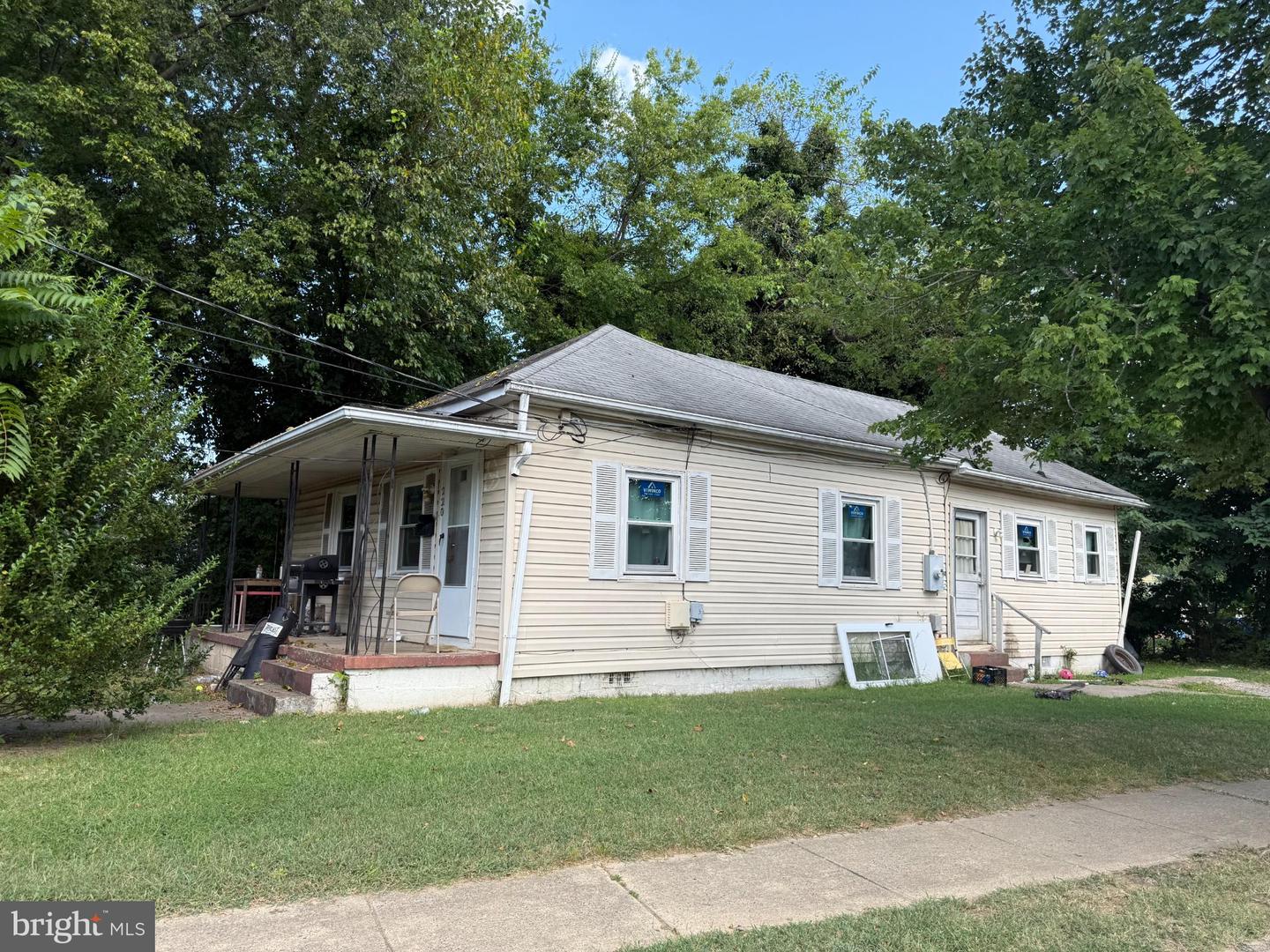 220 HOWISON AVE, FREDERICKSBURG, Virginia 22401, 3 Bedrooms Bedrooms, ,1 BathroomBathrooms,Residential,For sale,220 HOWISON AVE,VAFB2008824 MLS # VAFB2008824