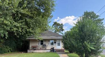 220 HOWISON AVE, FREDERICKSBURG, Virginia 22401, 3 Bedrooms Bedrooms, ,1 BathroomBathrooms,Residential,For sale,220 HOWISON AVE,VAFB2008824 MLS # VAFB2008824