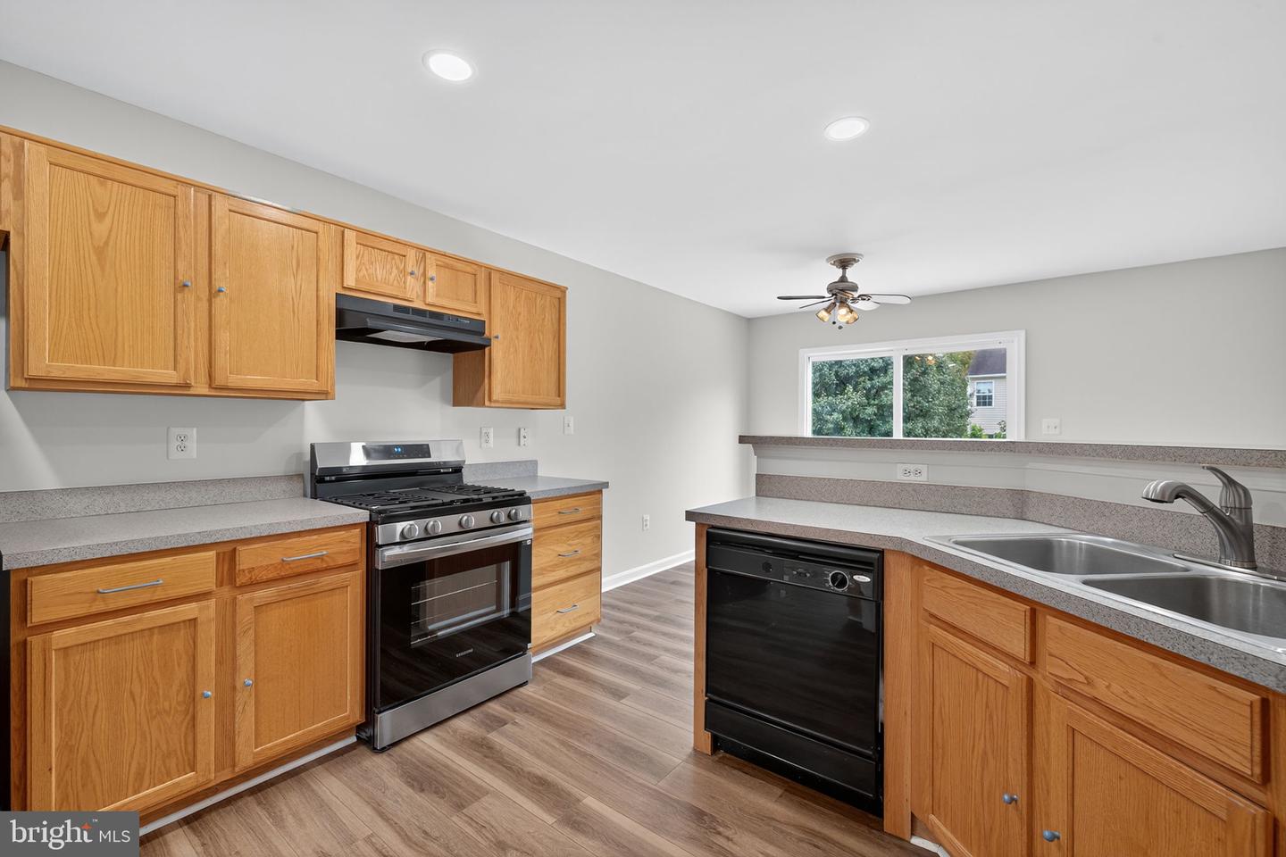 933 LAKEWOOD CIR, CULPEPER, Virginia 22701, 3 Bedrooms Bedrooms, ,2 BathroomsBathrooms,Residential,For sale,933 LAKEWOOD CIR,VACU2011400 MLS # VACU2011400