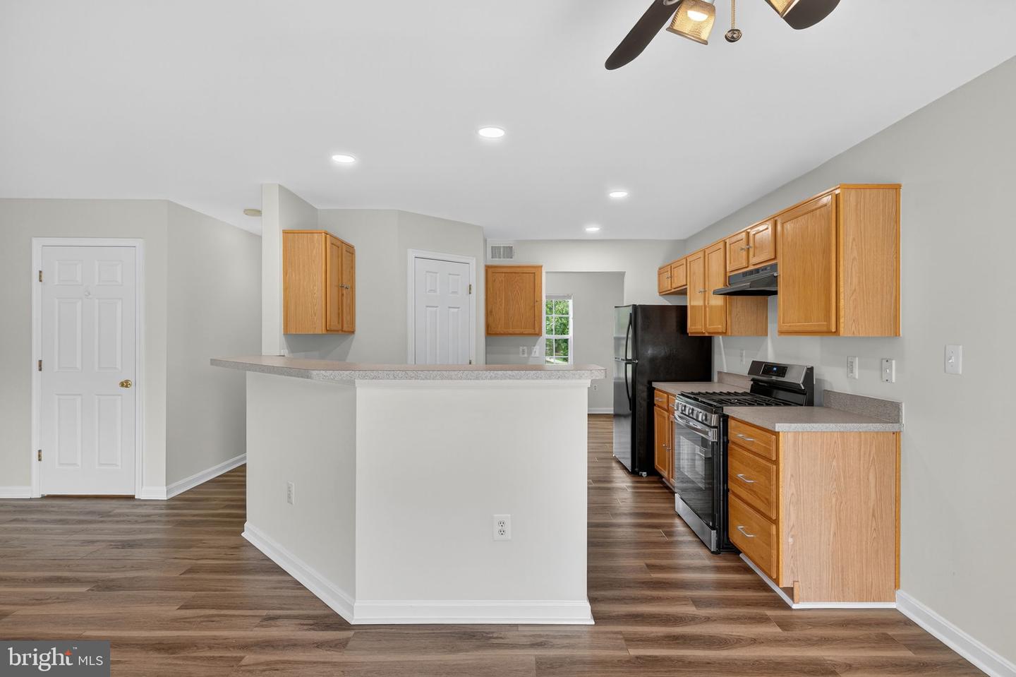 933 LAKEWOOD CIR, CULPEPER, Virginia 22701, 3 Bedrooms Bedrooms, ,2 BathroomsBathrooms,Residential,For sale,933 LAKEWOOD CIR,VACU2011400 MLS # VACU2011400