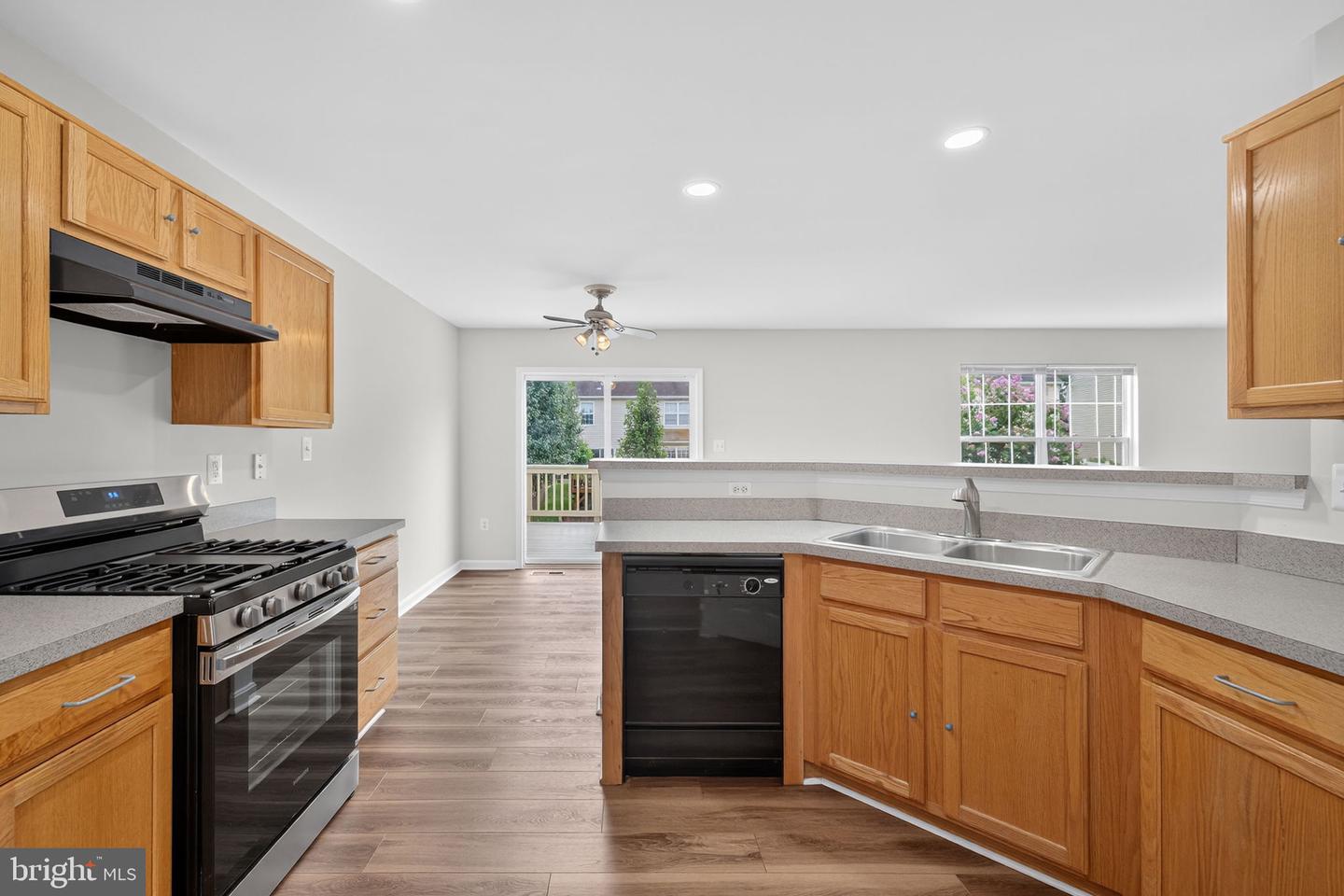 933 LAKEWOOD CIR, CULPEPER, Virginia 22701, 3 Bedrooms Bedrooms, ,2 BathroomsBathrooms,Residential,For sale,933 LAKEWOOD CIR,VACU2011400 MLS # VACU2011400