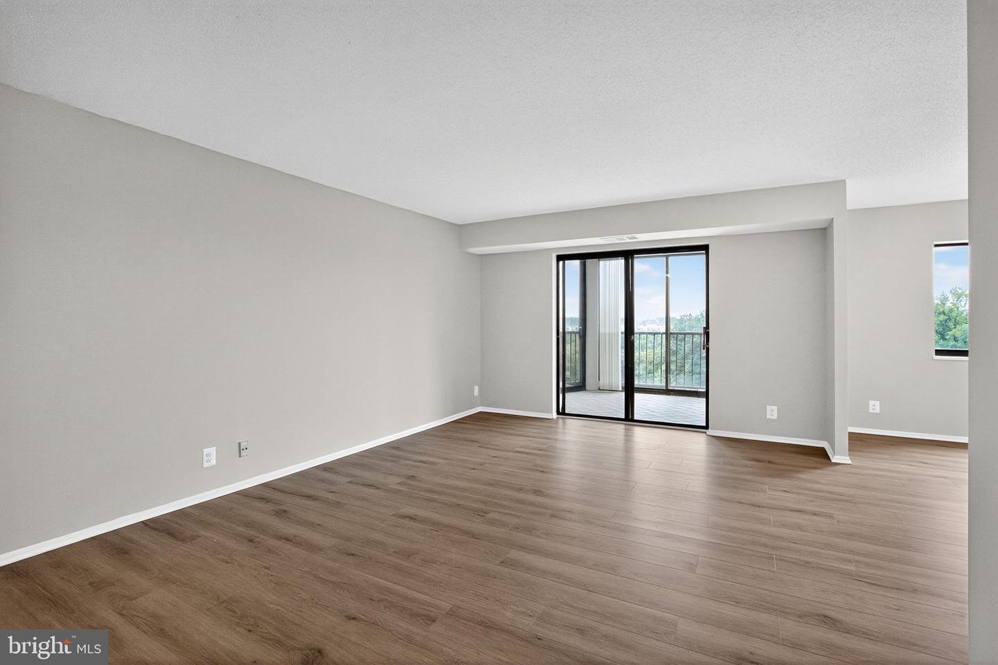 5902 MOUNT EAGLE DR #805, ALEXANDRIA, Virginia 22303, 2 Bedrooms Bedrooms, ,2 BathroomsBathrooms,Residential,For sale,5902 MOUNT EAGLE DR #805,VAFX2262868 MLS # VAFX2262868