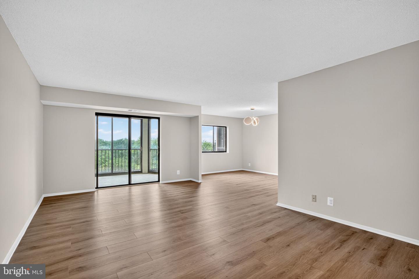 5902 MOUNT EAGLE DR #805, ALEXANDRIA, Virginia 22303, 2 Bedrooms Bedrooms, ,2 BathroomsBathrooms,Residential,For sale,5902 MOUNT EAGLE DR #805,VAFX2262868 MLS # VAFX2262868