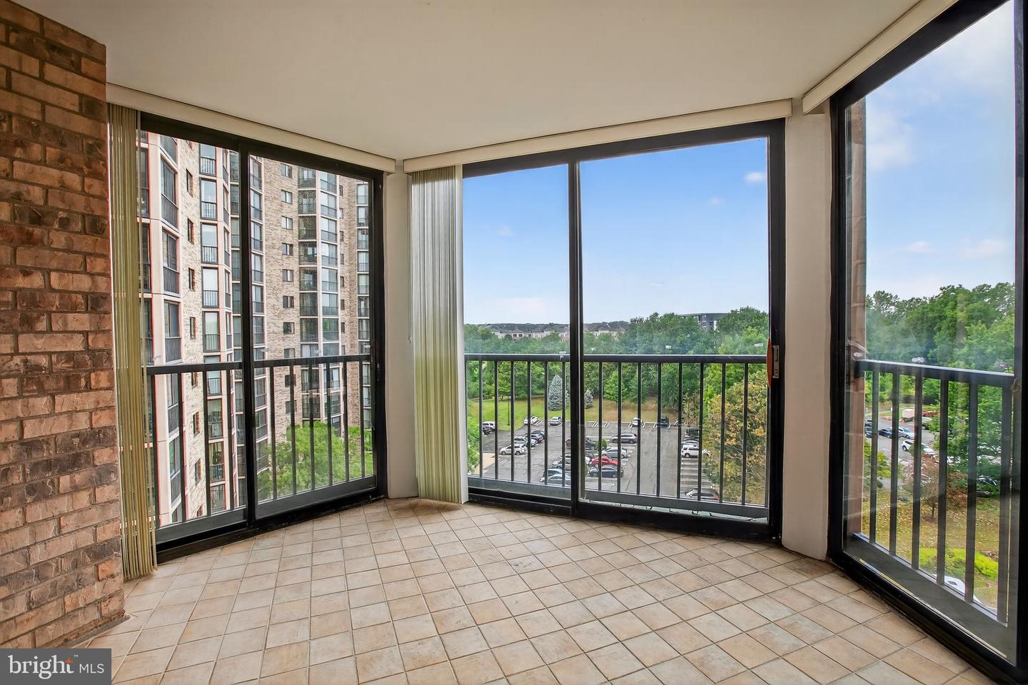 5902 MOUNT EAGLE DR #805, ALEXANDRIA, Virginia 22303, 2 Bedrooms Bedrooms, ,2 BathroomsBathrooms,Residential,For sale,5902 MOUNT EAGLE DR #805,VAFX2262868 MLS # VAFX2262868