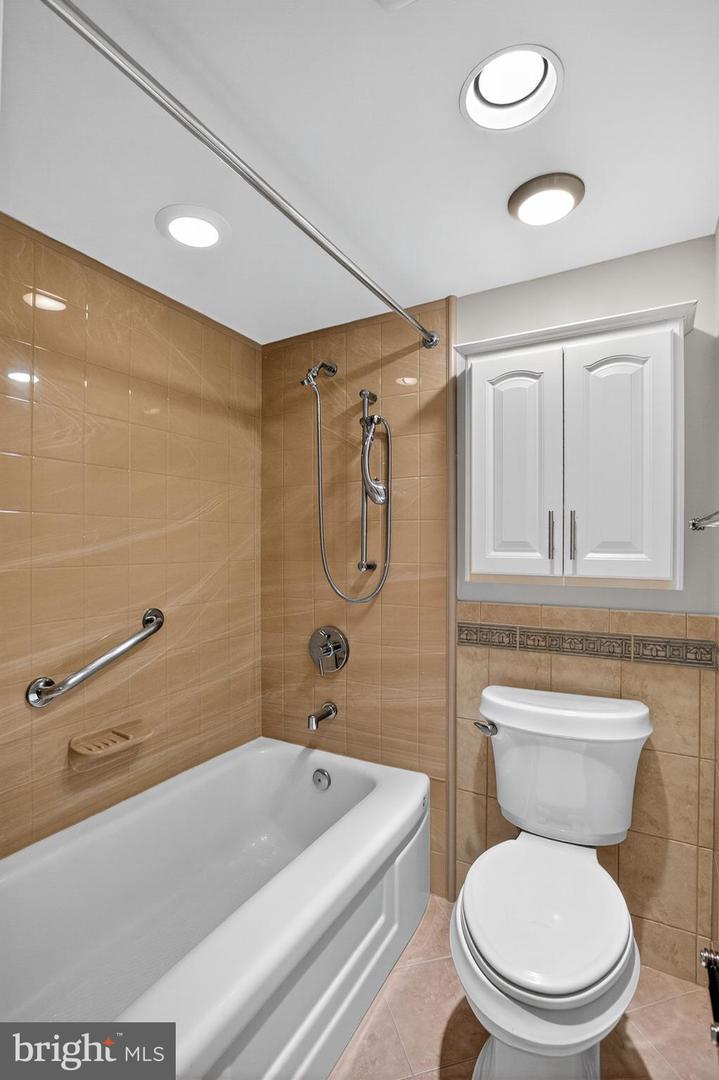 5902 MOUNT EAGLE DR #805, ALEXANDRIA, Virginia 22303, 2 Bedrooms Bedrooms, ,2 BathroomsBathrooms,Residential,For sale,5902 MOUNT EAGLE DR #805,VAFX2262868 MLS # VAFX2262868