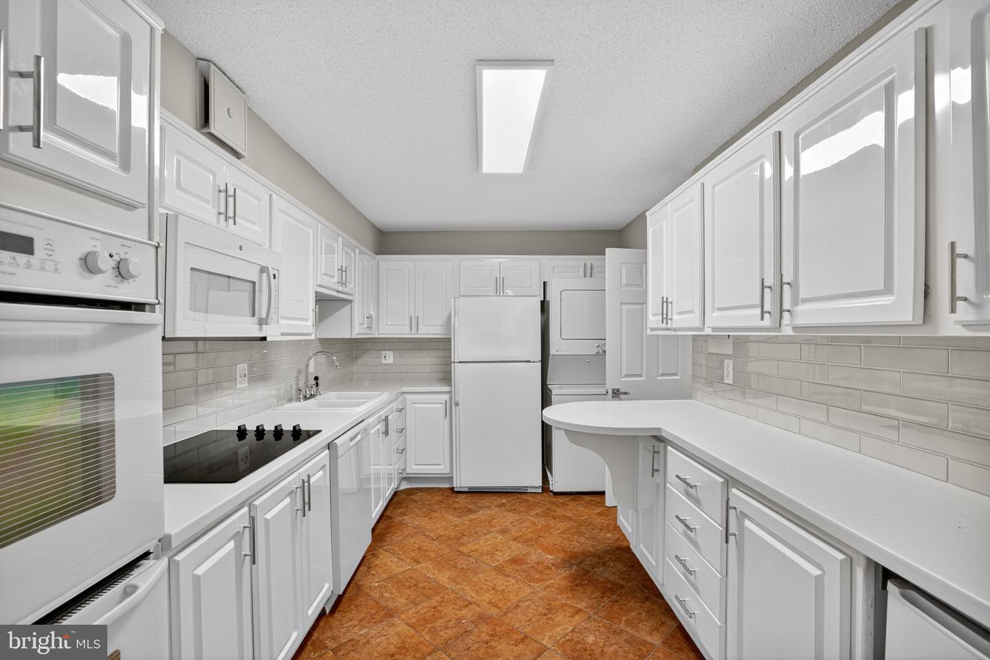 5902 MOUNT EAGLE DR #805, ALEXANDRIA, Virginia 22303, 2 Bedrooms Bedrooms, ,2 BathroomsBathrooms,Residential,For sale,5902 MOUNT EAGLE DR #805,VAFX2262868 MLS # VAFX2262868