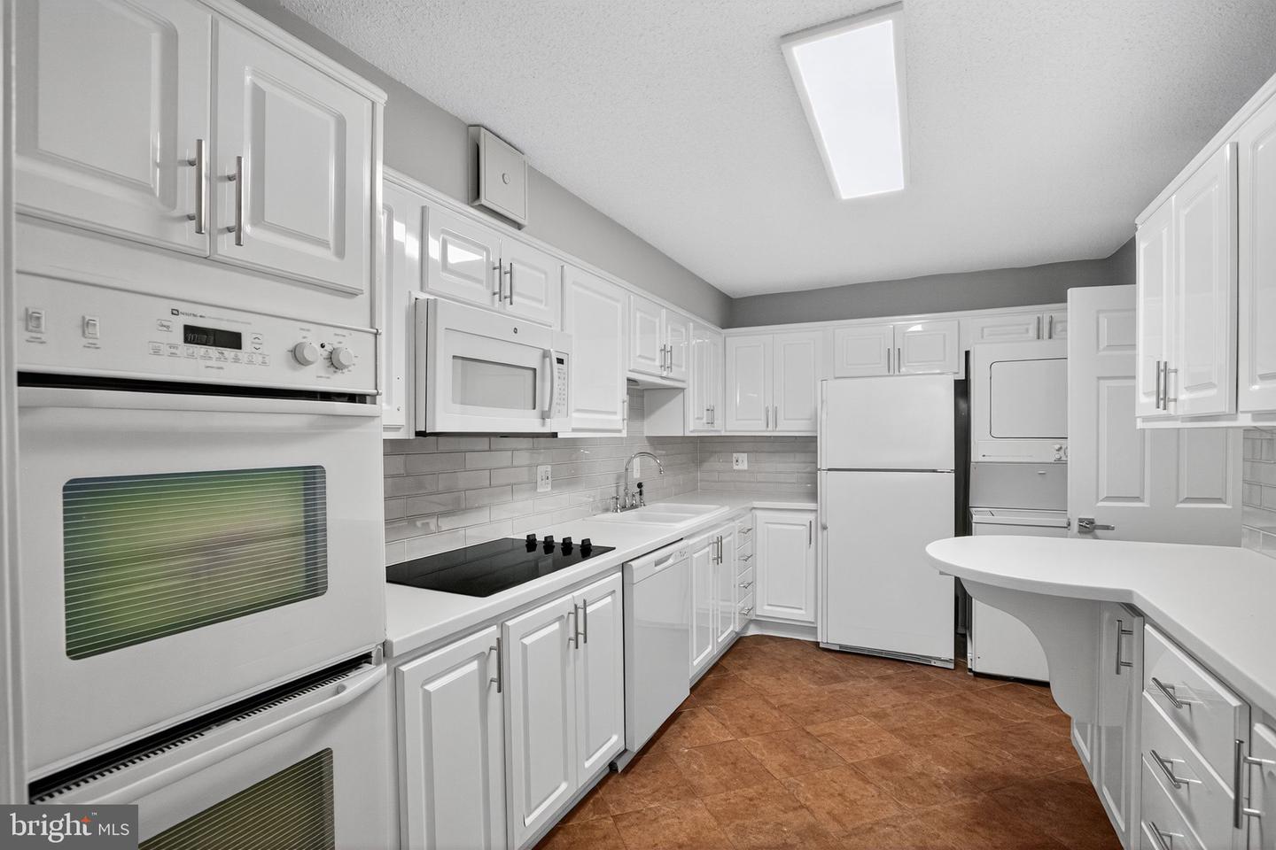 5902 MOUNT EAGLE DR #805, ALEXANDRIA, Virginia 22303, 2 Bedrooms Bedrooms, ,2 BathroomsBathrooms,Residential,For sale,5902 MOUNT EAGLE DR #805,VAFX2262868 MLS # VAFX2262868