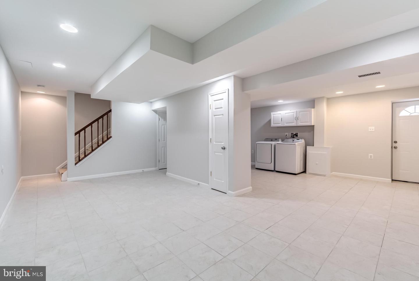 16305 BROMALL CT, CHANTILLY, Virginia 20151, 3 Bedrooms Bedrooms, ,2 BathroomsBathrooms,Residential,For sale,16305 BROMALL CT,VAFX2262794 MLS # VAFX2262794