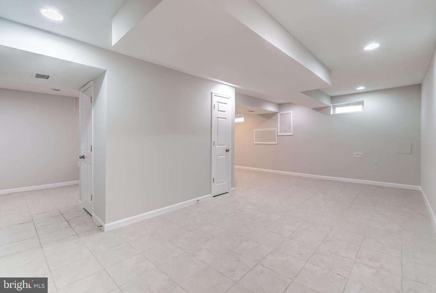 16305 BROMALL CT, CHANTILLY, Virginia 20151, 3 Bedrooms Bedrooms, ,2 BathroomsBathrooms,Residential,For sale,16305 BROMALL CT,VAFX2262794 MLS # VAFX2262794