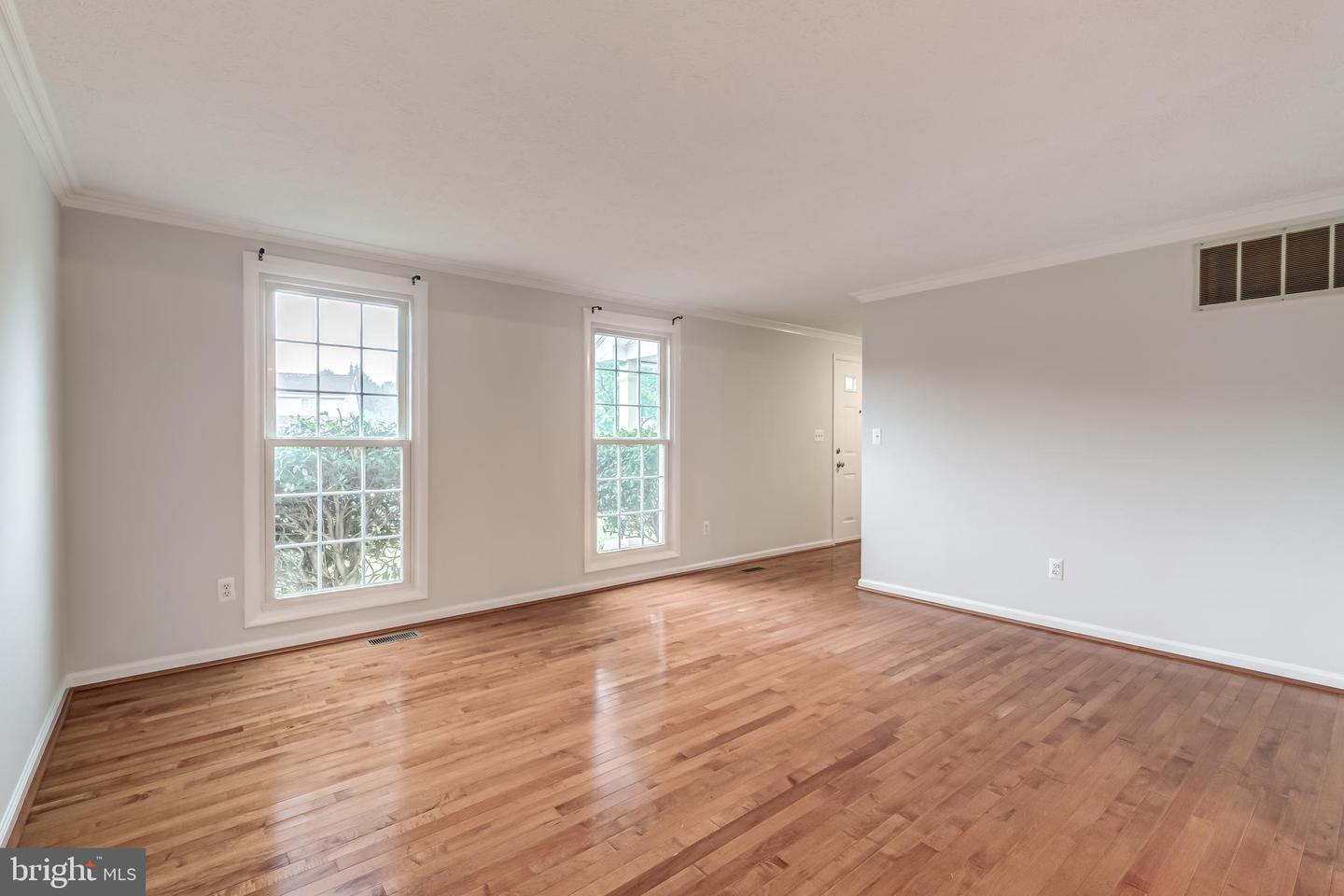 16305 BROMALL CT, CHANTILLY, Virginia 20151, 3 Bedrooms Bedrooms, ,2 BathroomsBathrooms,Residential,For sale,16305 BROMALL CT,VAFX2262794 MLS # VAFX2262794