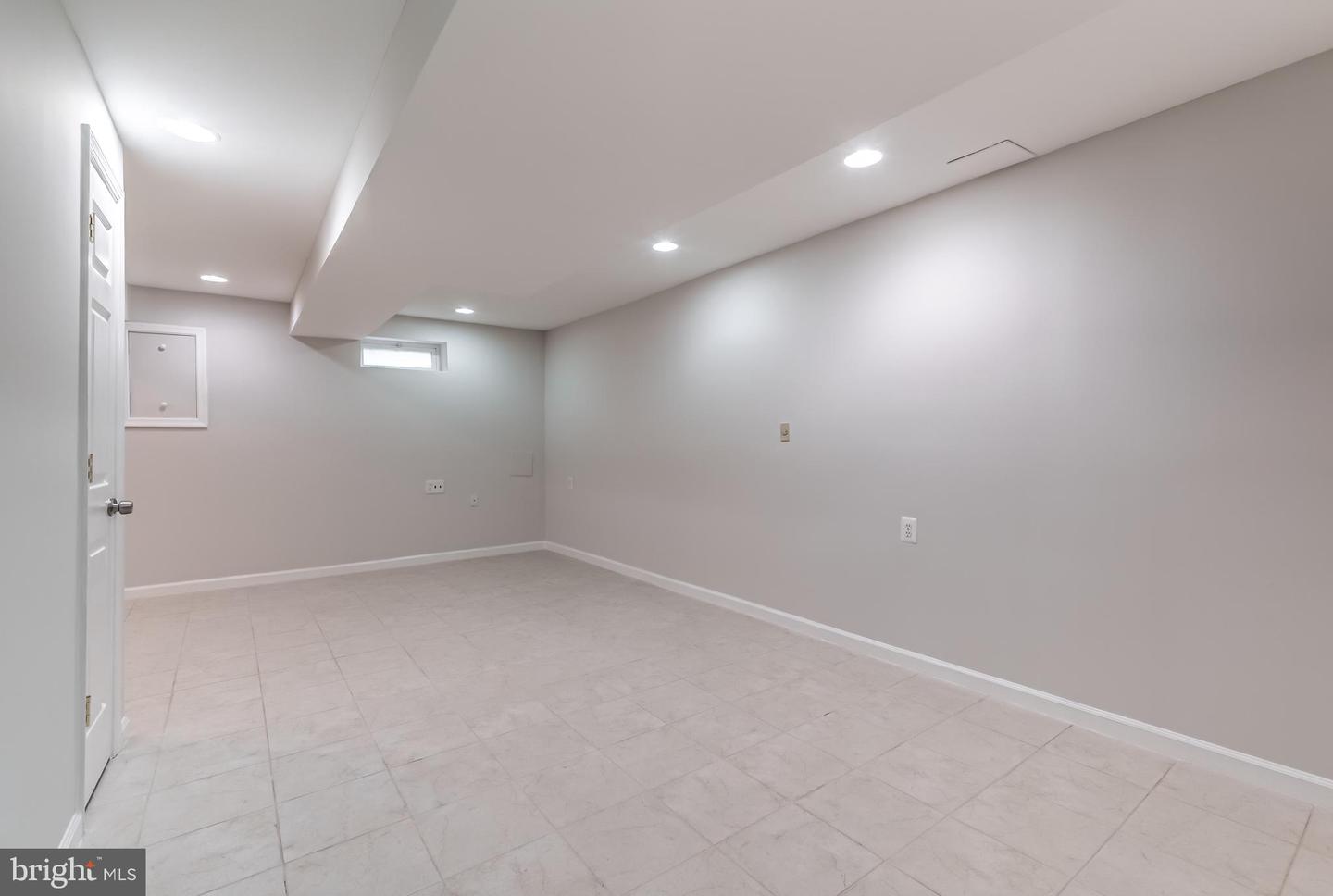 16305 BROMALL CT, CHANTILLY, Virginia 20151, 3 Bedrooms Bedrooms, ,2 BathroomsBathrooms,Residential,For sale,16305 BROMALL CT,VAFX2262794 MLS # VAFX2262794