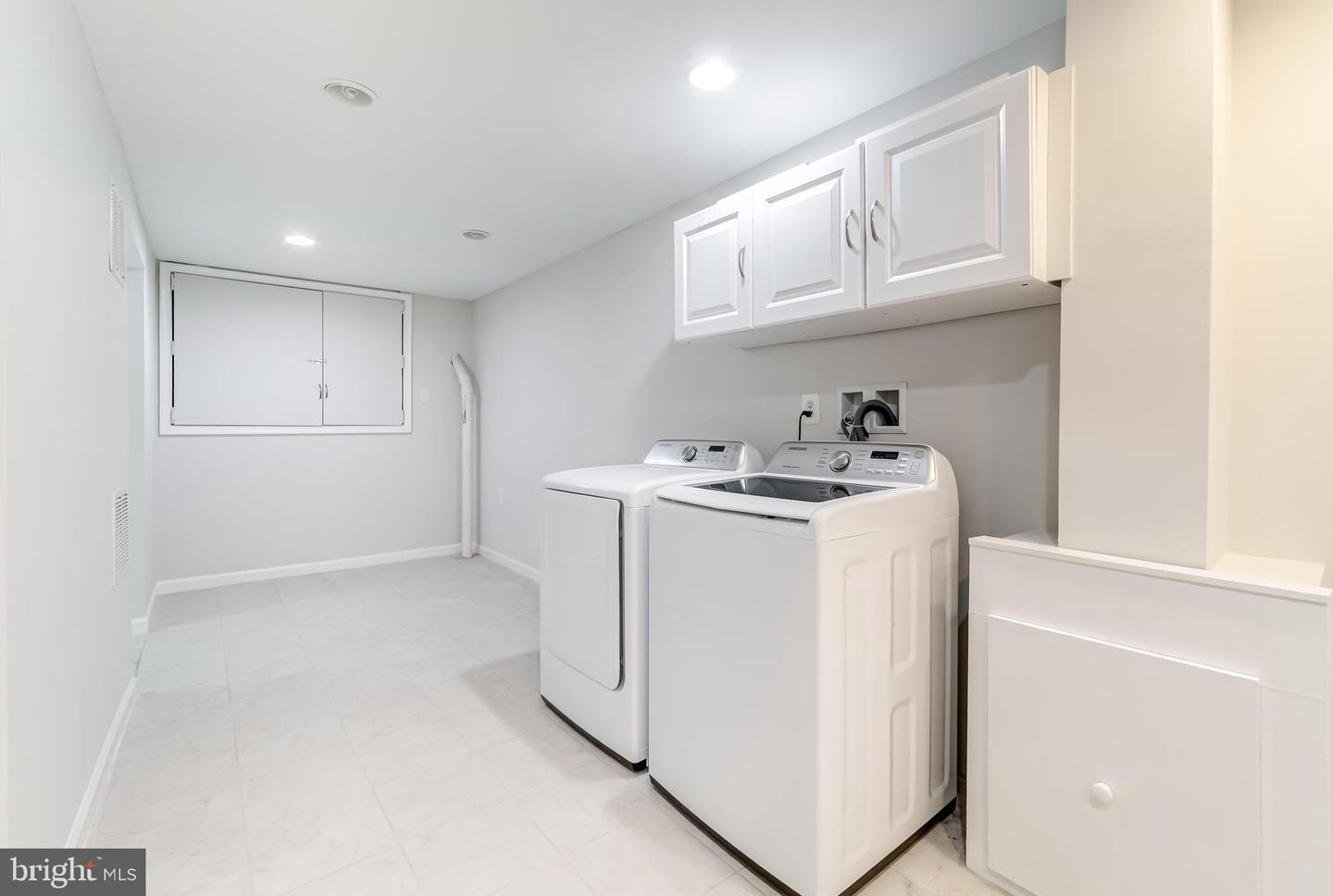 16305 BROMALL CT, CHANTILLY, Virginia 20151, 3 Bedrooms Bedrooms, ,2 BathroomsBathrooms,Residential,For sale,16305 BROMALL CT,VAFX2262794 MLS # VAFX2262794
