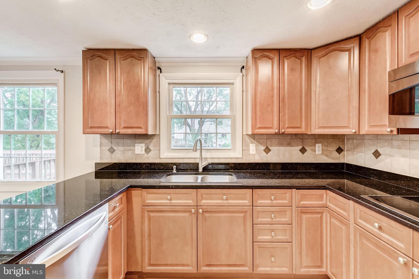 16305 BROMALL CT, CHANTILLY, Virginia 20151, 3 Bedrooms Bedrooms, ,2 BathroomsBathrooms,Residential,For sale,16305 BROMALL CT,VAFX2262794 MLS # VAFX2262794