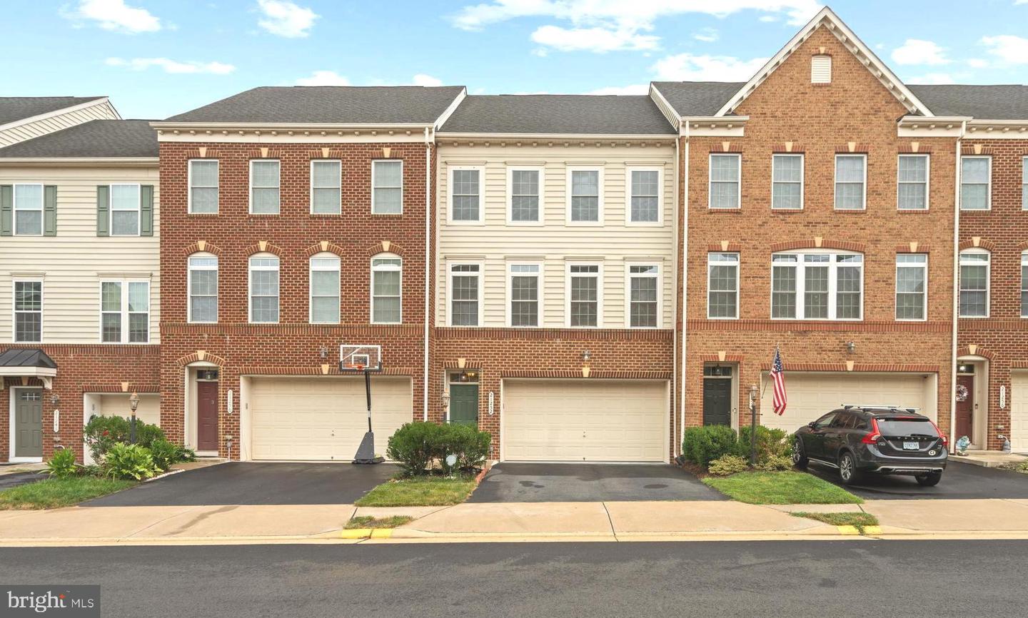 21252 PARK GROVE TER, ASHBURN, Virginia 20147, 3 Bedrooms Bedrooms, ,3 BathroomsBathrooms,Residential,For sale,21252 PARK GROVE TER,VALO2105126 MLS # VALO2105126