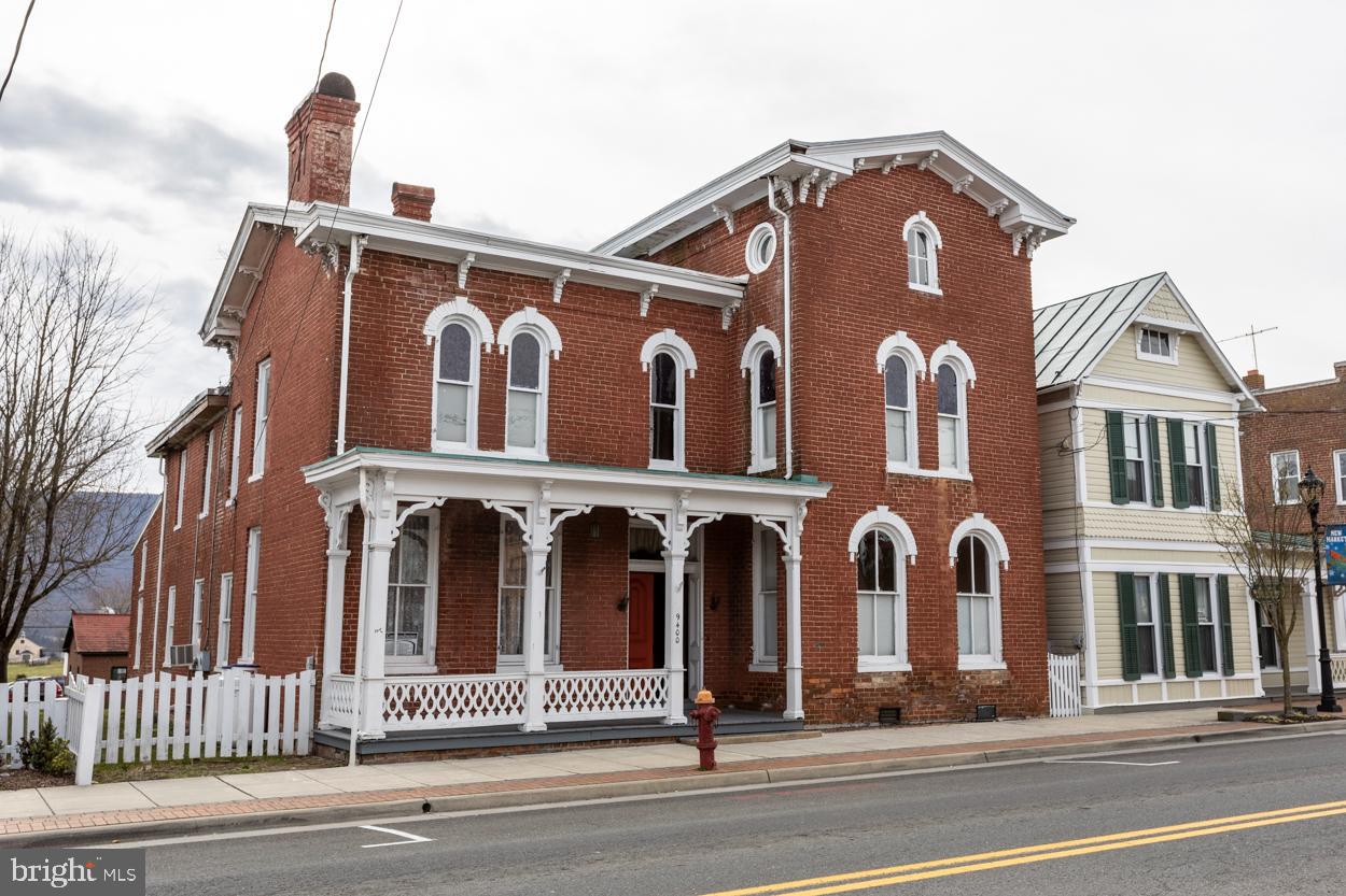 9400 CONGRESS ST S, NEW MARKET, Virginia 22844, 4 Bedrooms Bedrooms, ,2 BathroomsBathrooms,Residential,For sale,9400 CONGRESS ST S,VASH2012316 MLS # VASH2012316