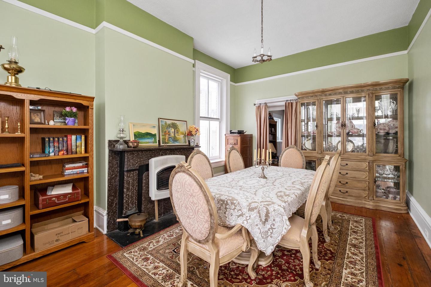9400 CONGRESS ST S, NEW MARKET, Virginia 22844, 4 Bedrooms Bedrooms, ,2 BathroomsBathrooms,Residential,For sale,9400 CONGRESS ST S,VASH2012316 MLS # VASH2012316
