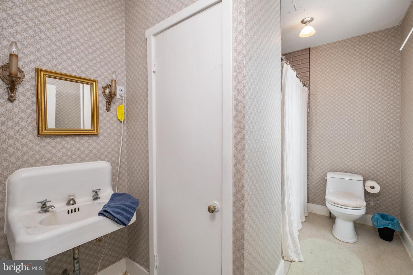 9400 CONGRESS ST S, NEW MARKET, Virginia 22844, 4 Bedrooms Bedrooms, ,2 BathroomsBathrooms,Residential,For sale,9400 CONGRESS ST S,VASH2012316 MLS # VASH2012316