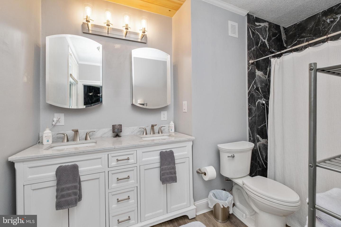 9400 CONGRESS ST S, NEW MARKET, Virginia 22844, 4 Bedrooms Bedrooms, ,2 BathroomsBathrooms,Residential,For sale,9400 CONGRESS ST S,VASH2012316 MLS # VASH2012316