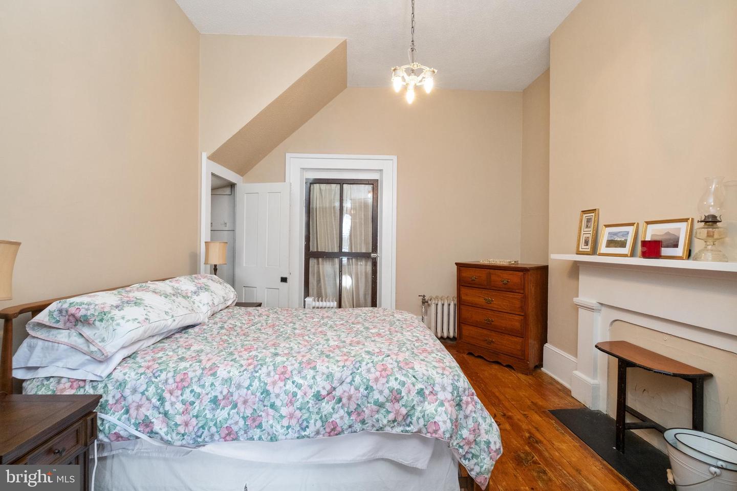 9400 CONGRESS ST S, NEW MARKET, Virginia 22844, 4 Bedrooms Bedrooms, ,2 BathroomsBathrooms,Residential,For sale,9400 CONGRESS ST S,VASH2012316 MLS # VASH2012316