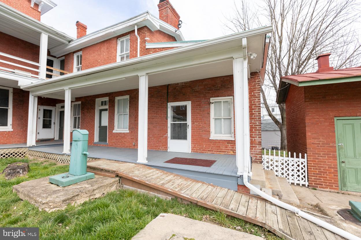 9400 CONGRESS ST S, NEW MARKET, Virginia 22844, 4 Bedrooms Bedrooms, ,2 BathroomsBathrooms,Residential,For sale,9400 CONGRESS ST S,VASH2012316 MLS # VASH2012316