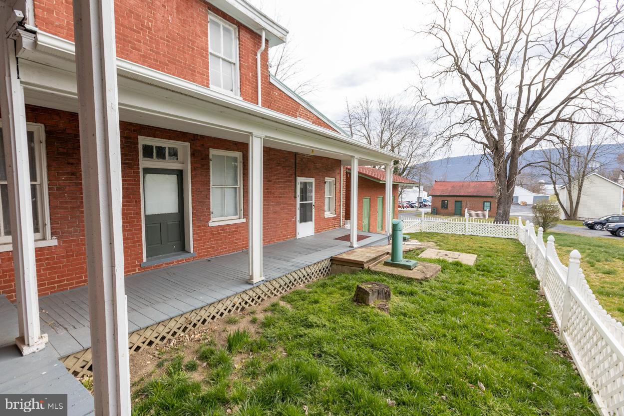 9400 CONGRESS ST S, NEW MARKET, Virginia 22844, 4 Bedrooms Bedrooms, ,2 BathroomsBathrooms,Residential,For sale,9400 CONGRESS ST S,VASH2012316 MLS # VASH2012316
