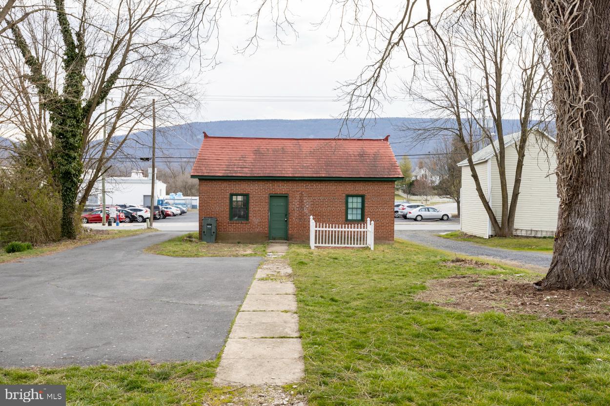 9400 CONGRESS ST S, NEW MARKET, Virginia 22844, 4 Bedrooms Bedrooms, ,2 BathroomsBathrooms,Residential,For sale,9400 CONGRESS ST S,VASH2012316 MLS # VASH2012316