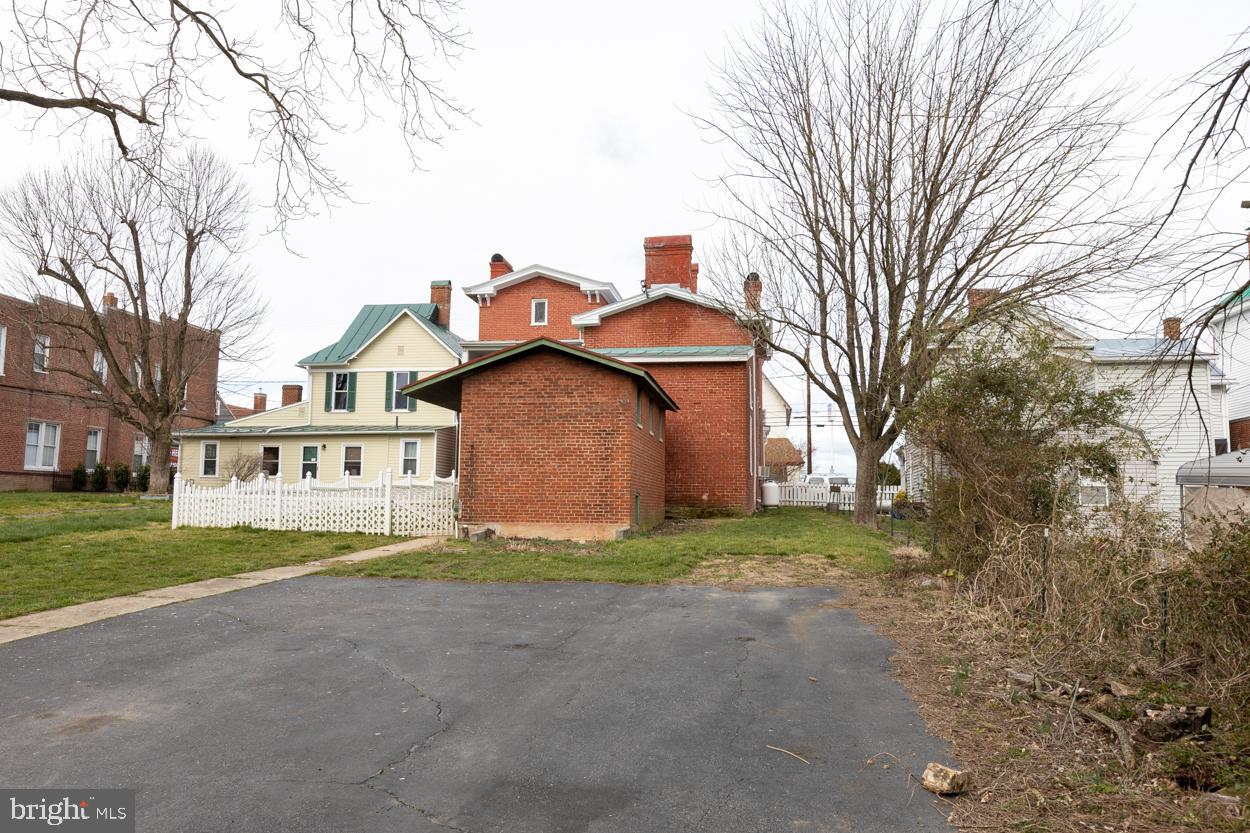 9400 CONGRESS ST S, NEW MARKET, Virginia 22844, 4 Bedrooms Bedrooms, ,2 BathroomsBathrooms,Residential,For sale,9400 CONGRESS ST S,VASH2012316 MLS # VASH2012316