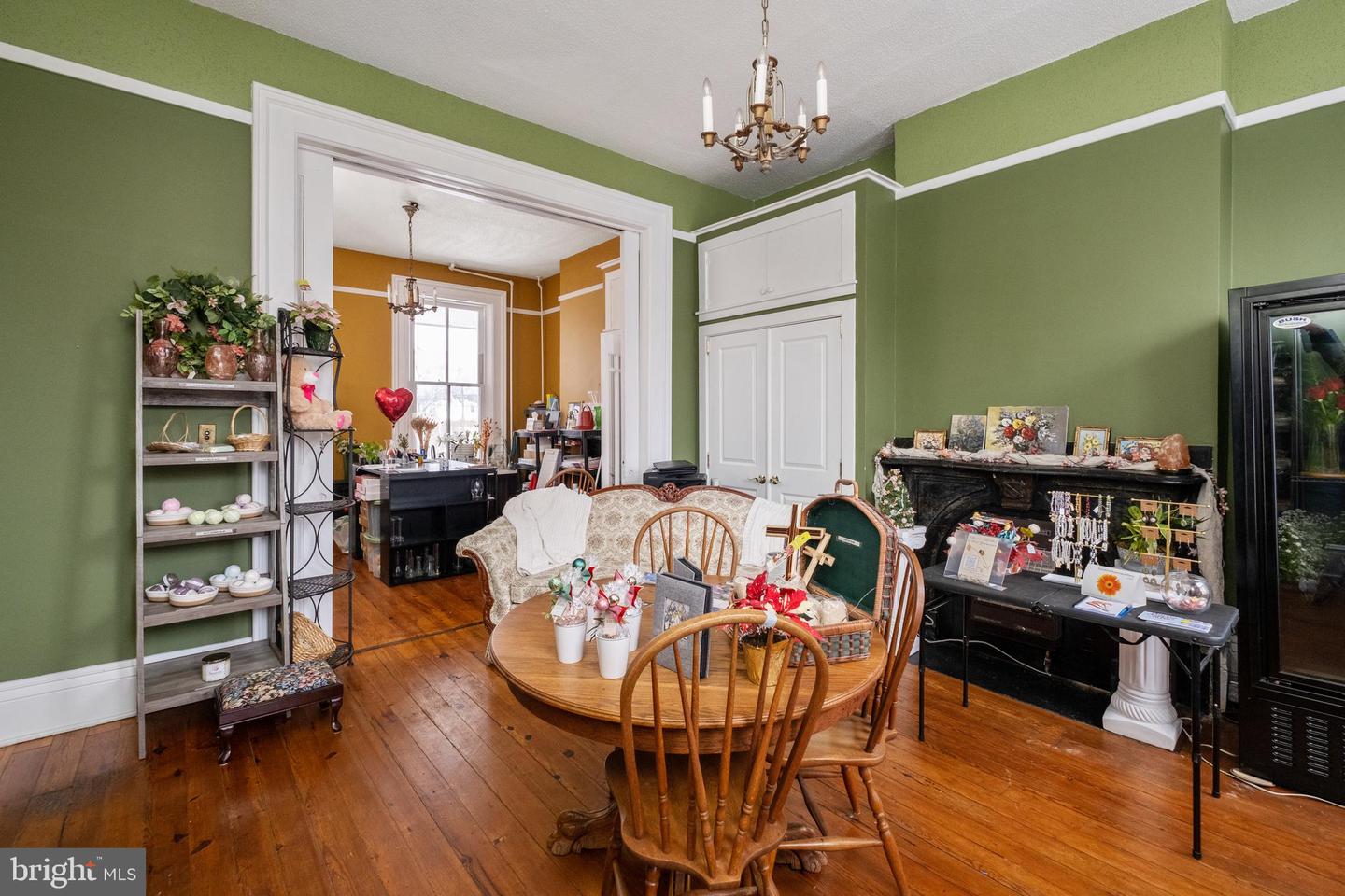 9400 CONGRESS ST S, NEW MARKET, Virginia 22844, 4 Bedrooms Bedrooms, ,2 BathroomsBathrooms,Residential,For sale,9400 CONGRESS ST S,VASH2012316 MLS # VASH2012316