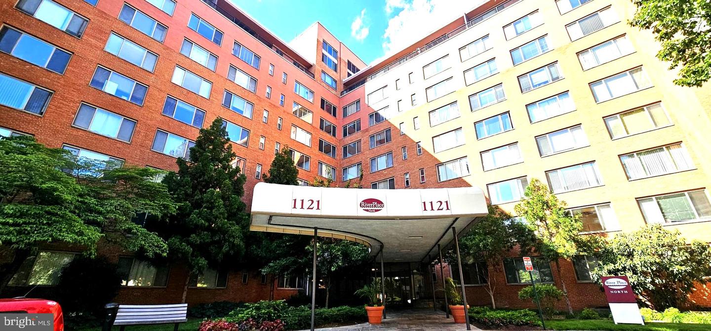 1121 ARLINGTON BLVD #525, ARLINGTON, Virginia 22209, 1 Bedroom Bedrooms, ,1 BathroomBathrooms,Residential,For sale,1121 ARLINGTON BLVD #525,VAAR2062662 MLS # VAAR2062662