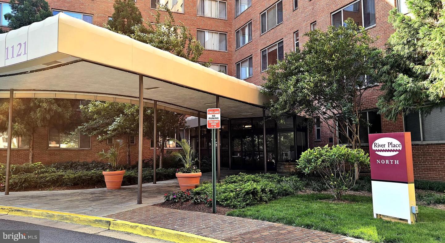 1121 ARLINGTON BLVD #525, ARLINGTON, Virginia 22209, 1 Bedroom Bedrooms, ,1 BathroomBathrooms,Residential,For sale,1121 ARLINGTON BLVD #525,VAAR2062662 MLS # VAAR2062662