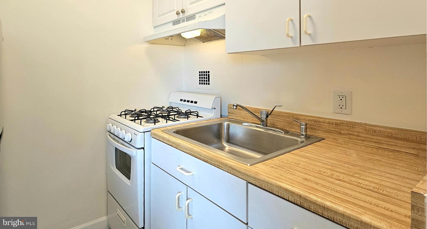 1121 ARLINGTON BLVD #525, ARLINGTON, Virginia 22209, 1 Bedroom Bedrooms, ,1 BathroomBathrooms,Residential,For sale,1121 ARLINGTON BLVD #525,VAAR2062662 MLS # VAAR2062662