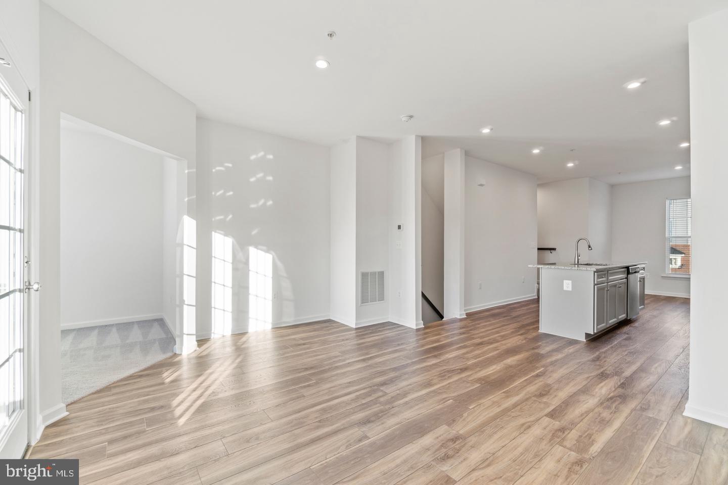 8264 KNIGHT STATION WAY, MANASSAS, Virginia 20110, 3 Bedrooms Bedrooms, ,3 BathroomsBathrooms,Residential,For sale,8264 KNIGHT STATION WAY,VAPW2102328 MLS # VAPW2102328