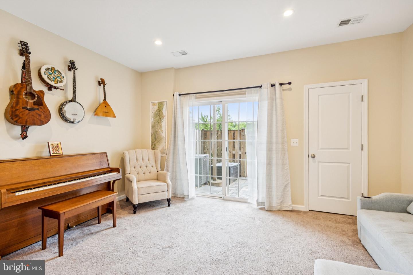 8264 KNIGHT STATION WAY, MANASSAS, Virginia 20110, 4 Bedrooms Bedrooms, ,3 BathroomsBathrooms,Residential,For sale,8264 KNIGHT STATION WAY,VAPW2102328 MLS # VAPW2102328