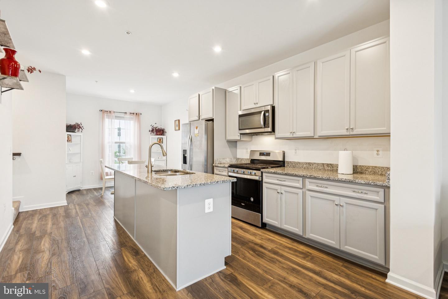 8264 KNIGHT STATION WAY, MANASSAS, Virginia 20110, 4 Bedrooms Bedrooms, ,3 BathroomsBathrooms,Residential,For sale,8264 KNIGHT STATION WAY,VAPW2102328 MLS # VAPW2102328