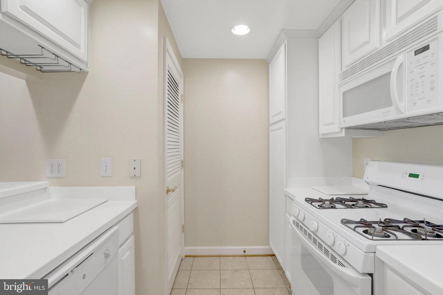 901 N MONROE ST #1408, ARLINGTON, Virginia 22201, 2 Bedrooms Bedrooms, 6 Rooms Rooms,2 BathroomsBathrooms,Residential,For sale,901 N MONROE ST #1408,VAAR2062658 MLS # VAAR2062658 901 N MONROE ST #1408, ARLINGTON, Virginia 22201, 2 Bedrooms Bedrooms, 6 Rooms Rooms,2 BathroomsBathrooms,Residential,For sale,901 N MONROE ST #1408,VAAR2062658 MLS # VAAR2062658