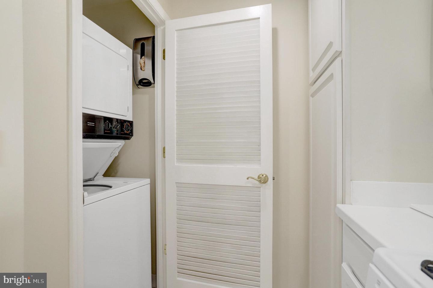 901 N MONROE ST #1408, ARLINGTON, Virginia 22201, 2 Bedrooms Bedrooms, 6 Rooms Rooms,2 BathroomsBathrooms,Residential,For sale,901 N MONROE ST #1408,VAAR2062658 MLS # VAAR2062658 901 N MONROE ST #1408, ARLINGTON, Virginia 22201, 2 Bedrooms Bedrooms, 6 Rooms Rooms,2 BathroomsBathrooms,Residential,For sale,901 N MONROE ST #1408,VAAR2062658 MLS # VAAR2062658