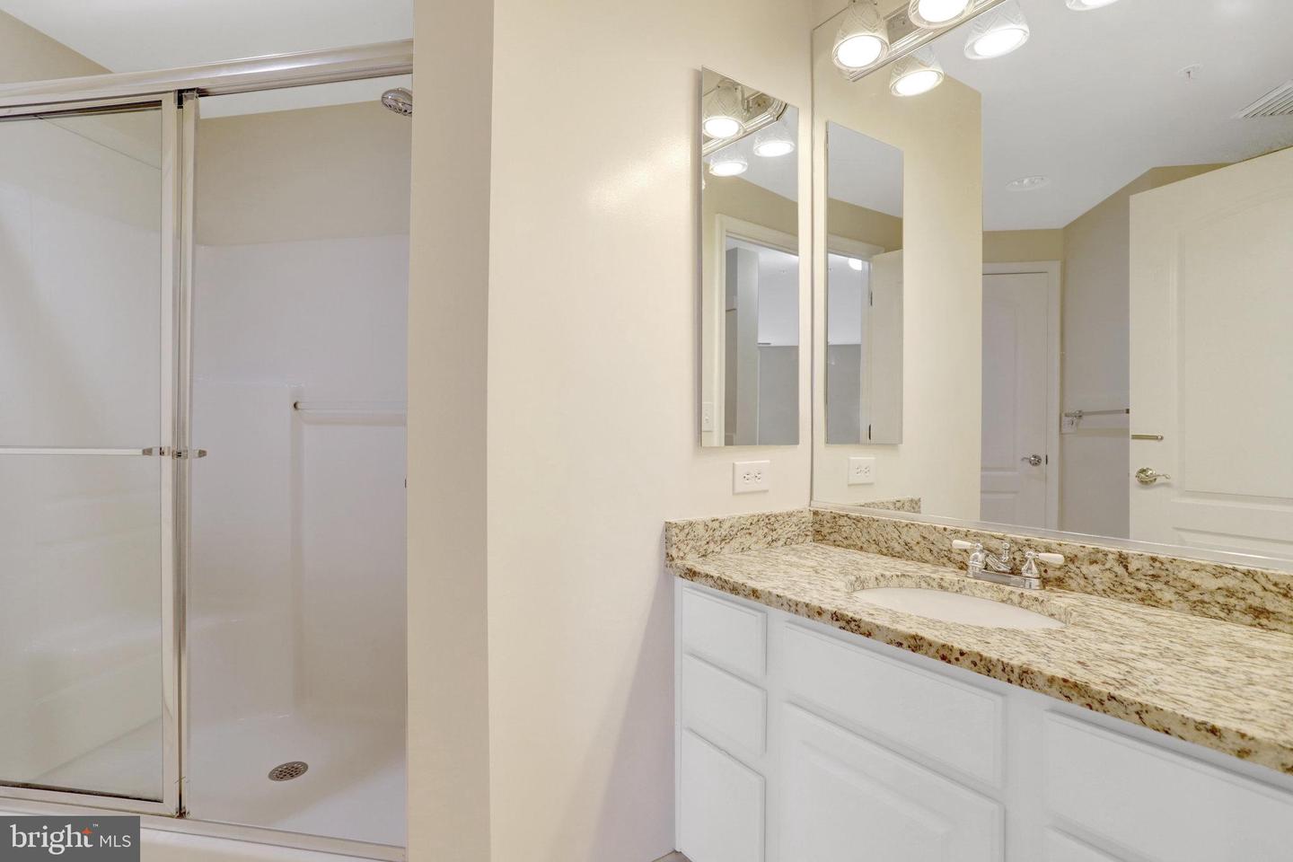 901 N MONROE ST #1408, ARLINGTON, Virginia 22201, 2 Bedrooms Bedrooms, 6 Rooms Rooms,2 BathroomsBathrooms,Residential,For sale,901 N MONROE ST #1408,VAAR2062658 MLS # VAAR2062658 901 N MONROE ST #1408, ARLINGTON, Virginia 22201, 2 Bedrooms Bedrooms, 6 Rooms Rooms,2 BathroomsBathrooms,Residential,For sale,901 N MONROE ST #1408,VAAR2062658 MLS # VAAR2062658