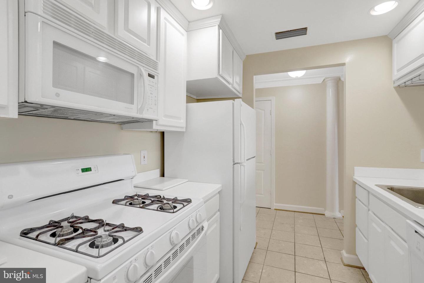 901 N MONROE ST #1408, ARLINGTON, Virginia 22201, 2 Bedrooms Bedrooms, 6 Rooms Rooms,2 BathroomsBathrooms,Residential,For sale,901 N MONROE ST #1408,VAAR2062658 MLS # VAAR2062658 901 N MONROE ST #1408, ARLINGTON, Virginia 22201, 2 Bedrooms Bedrooms, 6 Rooms Rooms,2 BathroomsBathrooms,Residential,For sale,901 N MONROE ST #1408,VAAR2062658 MLS # VAAR2062658