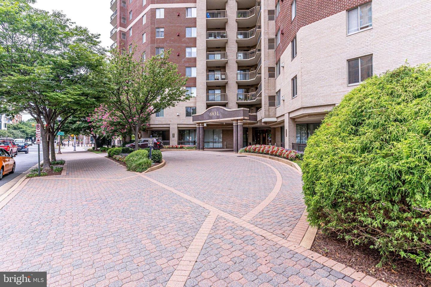 901 N MONROE ST #1408, ARLINGTON, Virginia 22201, 2 Bedrooms Bedrooms, 6 Rooms Rooms,2 BathroomsBathrooms,Residential,For sale,901 N MONROE ST #1408,VAAR2062658 MLS # VAAR2062658 901 N MONROE ST #1408, ARLINGTON, Virginia 22201, 2 Bedrooms Bedrooms, 6 Rooms Rooms,2 BathroomsBathrooms,Residential,For sale,901 N MONROE ST #1408,VAAR2062658 MLS # VAAR2062658