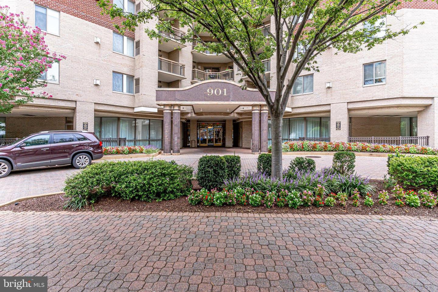 901 N MONROE ST #1408, ARLINGTON, Virginia 22201, 2 Bedrooms Bedrooms, 6 Rooms Rooms,2 BathroomsBathrooms,Residential,For sale,901 N MONROE ST #1408,VAAR2062658 MLS # VAAR2062658 901 N MONROE ST #1408, ARLINGTON, Virginia 22201, 2 Bedrooms Bedrooms, 6 Rooms Rooms,2 BathroomsBathrooms,Residential,For sale,901 N MONROE ST #1408,VAAR2062658 MLS # VAAR2062658