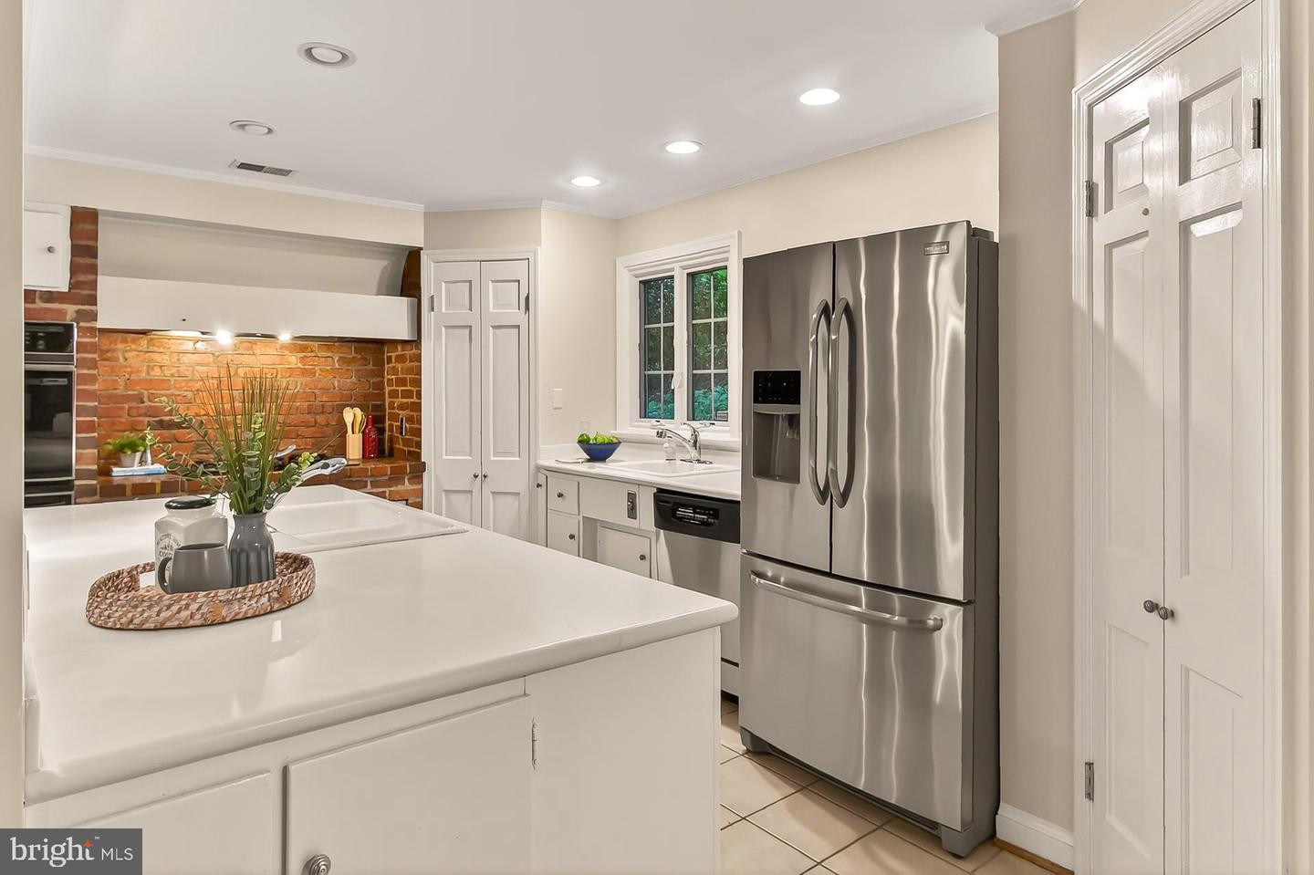 3032 KNOLL DR, FALLS CHURCH, Virginia 22042, 3 Bedrooms Bedrooms, ,3 BathroomsBathrooms,Residential,For sale,3032 KNOLL DR,VAFX2262988 MLS # VAFX2262988
