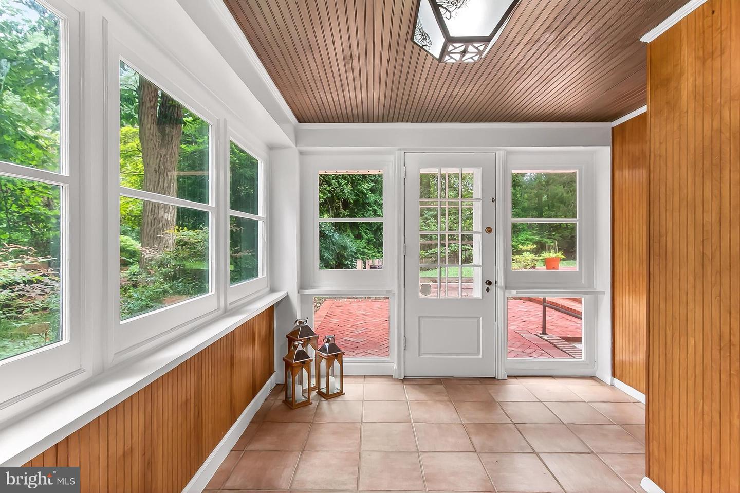 3032 KNOLL DR, FALLS CHURCH, Virginia 22042, 3 Bedrooms Bedrooms, ,3 BathroomsBathrooms,Residential,For sale,3032 KNOLL DR,VAFX2262988 MLS # VAFX2262988