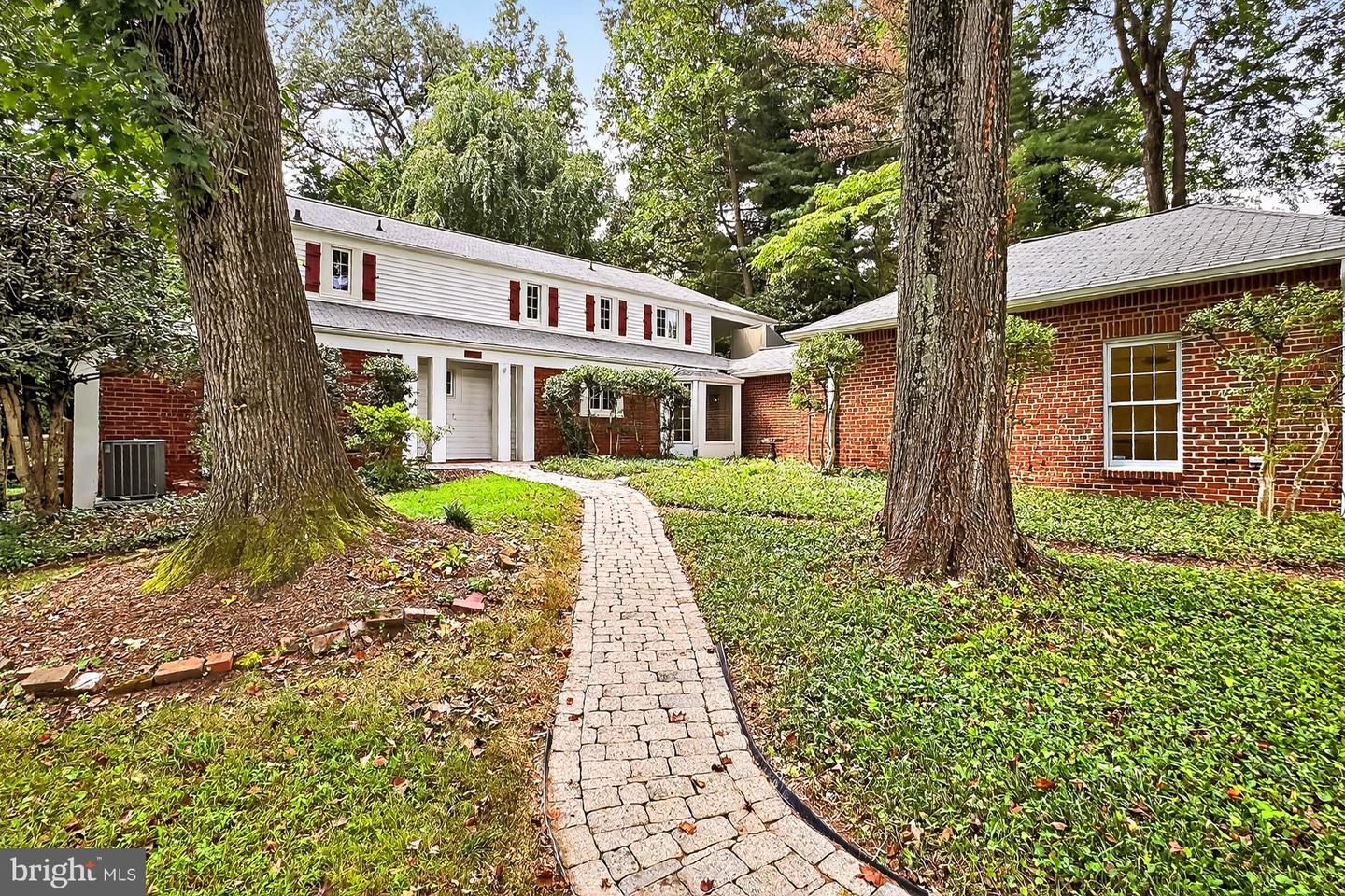 3032 KNOLL DR, FALLS CHURCH, Virginia 22042, 3 Bedrooms Bedrooms, ,3 BathroomsBathrooms,Residential,For sale,3032 KNOLL DR,VAFX2262988 MLS # VAFX2262988