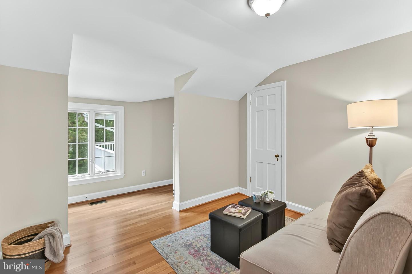 3032 KNOLL DR, FALLS CHURCH, Virginia 22042, 3 Bedrooms Bedrooms, ,3 BathroomsBathrooms,Residential,For sale,3032 KNOLL DR,VAFX2262988 MLS # VAFX2262988