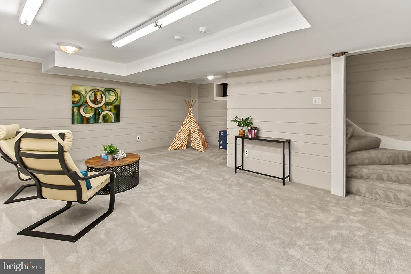 3032 KNOLL DR, FALLS CHURCH, Virginia 22042, 3 Bedrooms Bedrooms, ,3 BathroomsBathrooms,Residential,For sale,3032 KNOLL DR,VAFX2262988 MLS # VAFX2262988