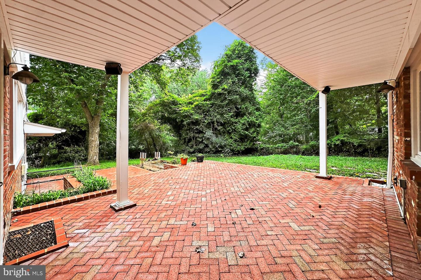 3032 KNOLL DR, FALLS CHURCH, Virginia 22042, 3 Bedrooms Bedrooms, ,3 BathroomsBathrooms,Residential,For sale,3032 KNOLL DR,VAFX2262988 MLS # VAFX2262988